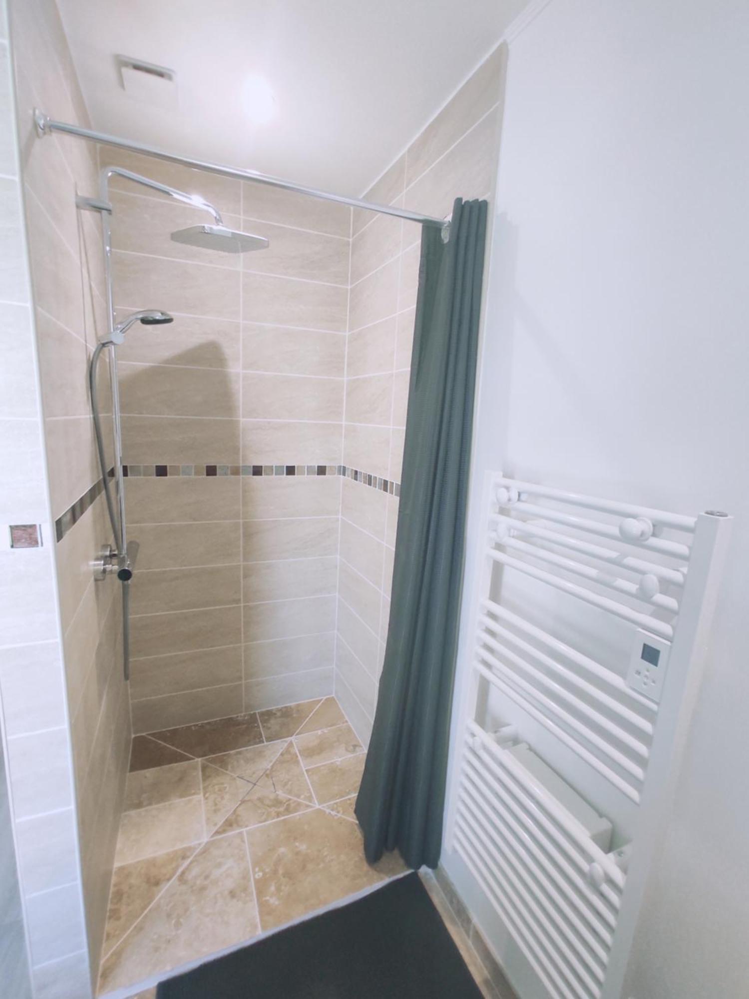 Au Pied Du Lariat Bed & Breakfast Léoville Екстериор снимка