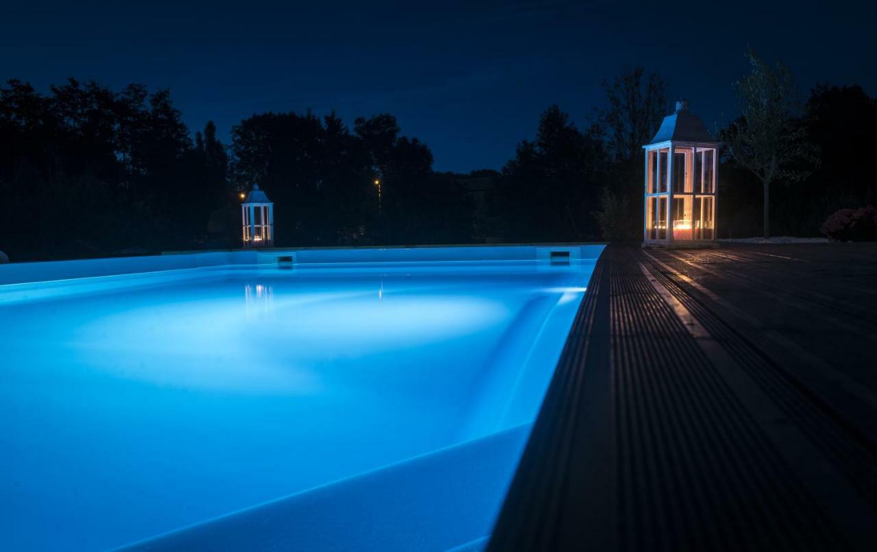 Au Pied Du Lariat Bed & Breakfast Léoville Екстериор снимка